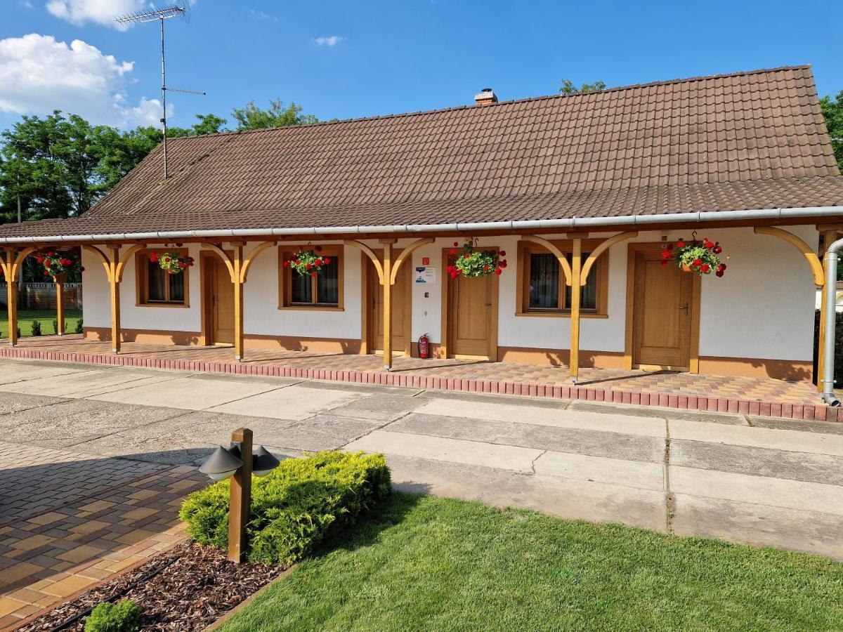 Csalánosi Vendégház Kecskemét Exterior foto